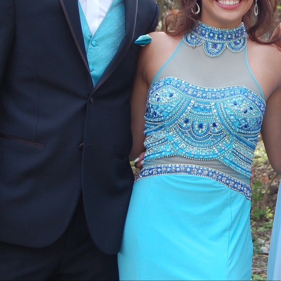 Prom dress - Picture 1 of 3